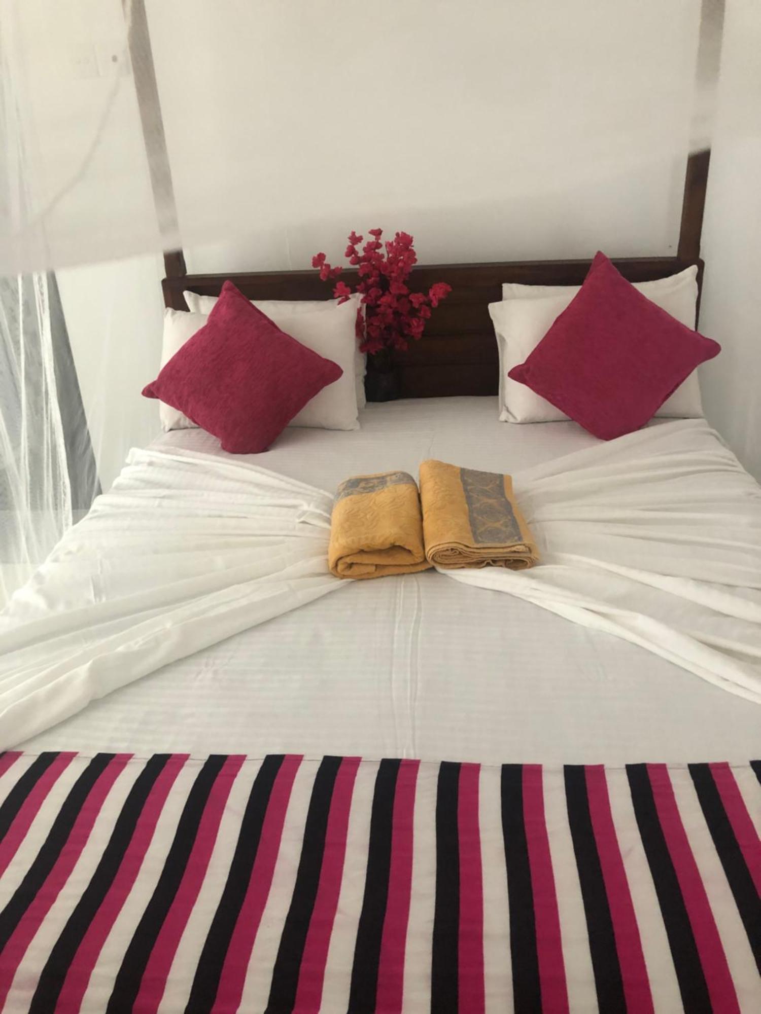 Hiriketiya New Radiant House Hotel Dikwella Eksteriør billede